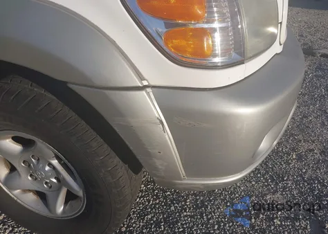 2002 Toyota Sequoia Sr5 V8 z USA, uszkodzony, nr VIN 5TDBT44A12S135742